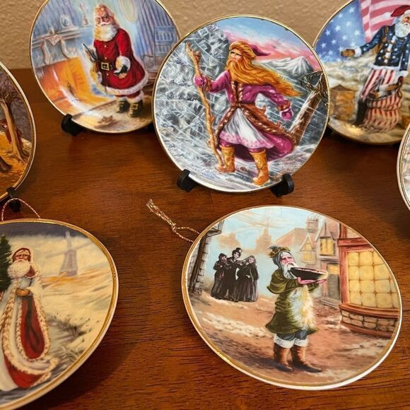 Duncan Royale Christmas Themed 1983 History of Santa Claus Mini Plates x 10 - Picture 4 of 13